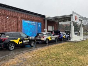 Hollywood Feed Giving Back delivering dog food and cat litter raised in the rescue event